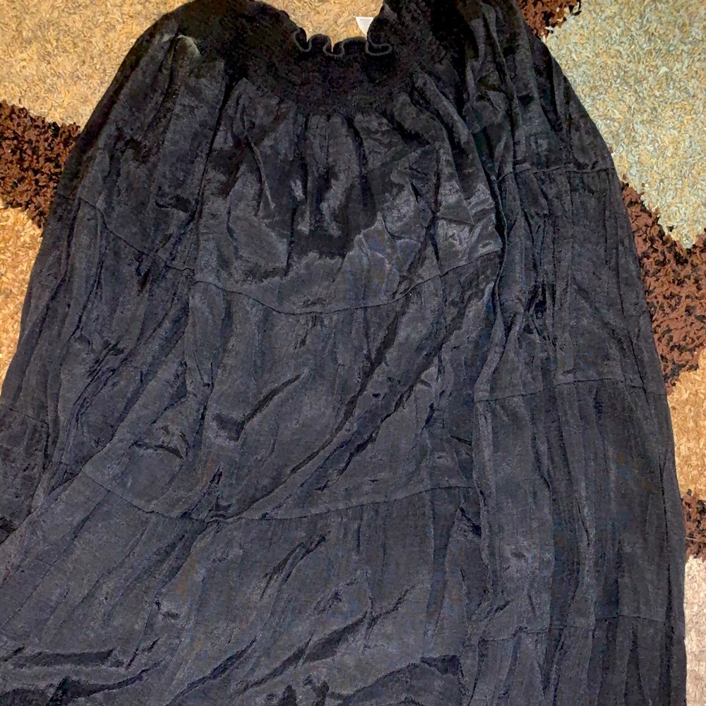 Black long skirt